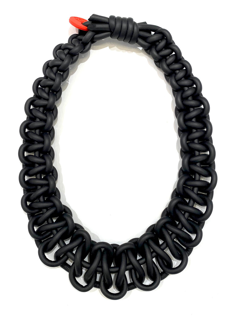 KNOT PREDICTABLE- Bold V