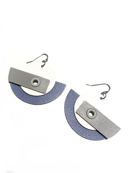 INÉDITO- Big Earrings- SemiCircle - Colonial Blue / White