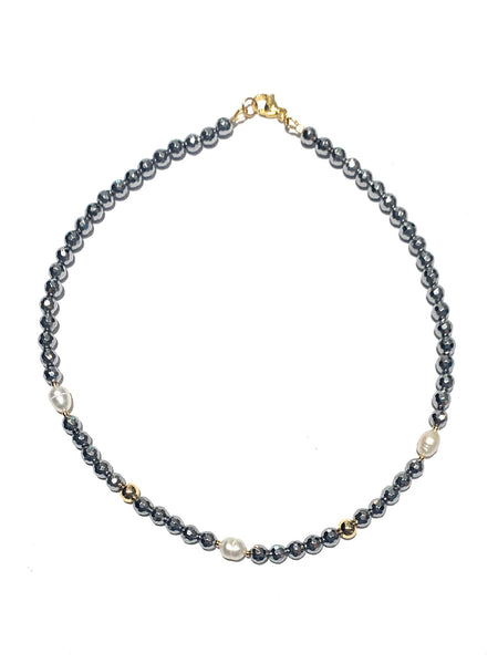 HC DESIGNS- Small Agates and Triple Pearls Short Necklace (different colors available)