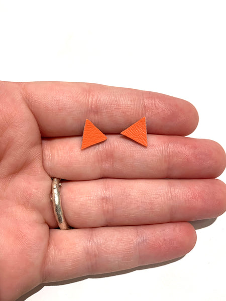 INÉDITO- Mini Studs- Orange Triangle