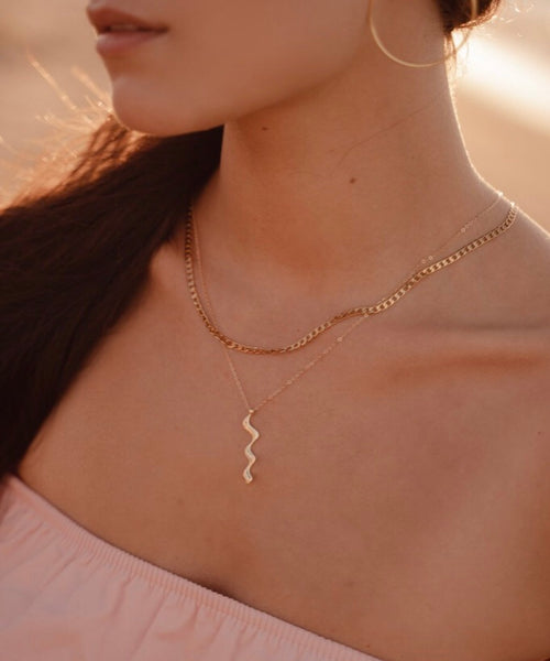 MUNS- Curve Necklace