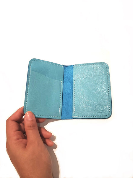 IGUACA - Simple vertical wallet- Glacier Blue