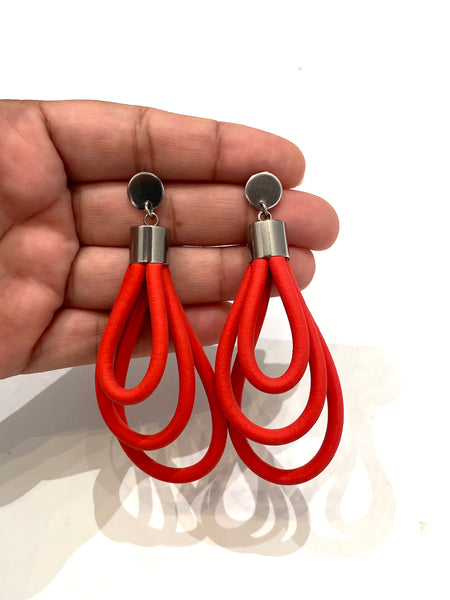 KNOT PREDICTABLE- Strand Earrings